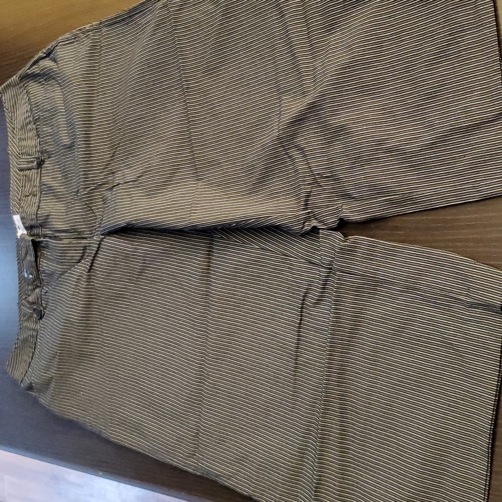 Capri pants